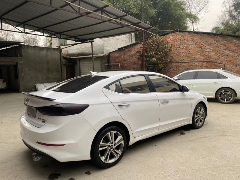 成都18年现代领动8