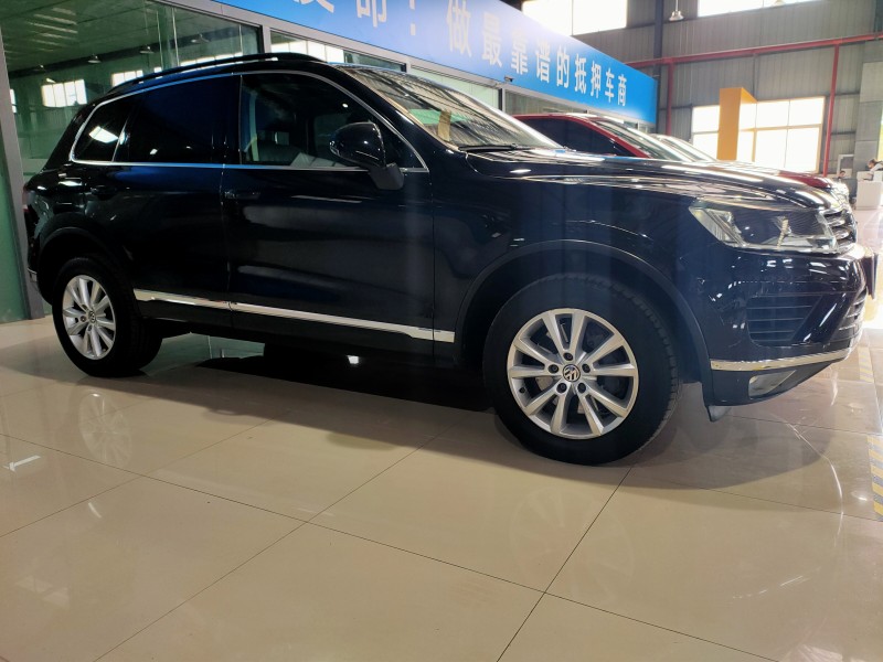 武汉16年大众途锐4