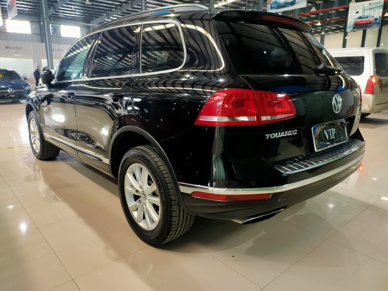 武汉16年大众途锐2