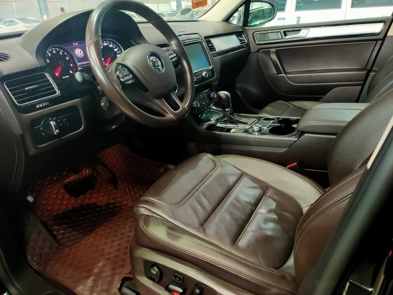 武汉16年大众途锐1