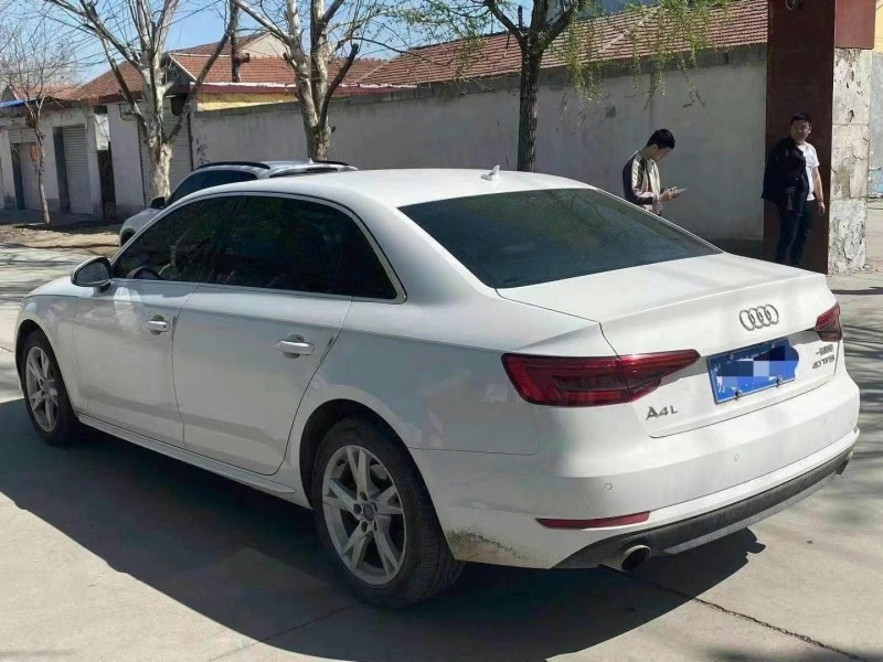 济宁17年奥迪A4L3