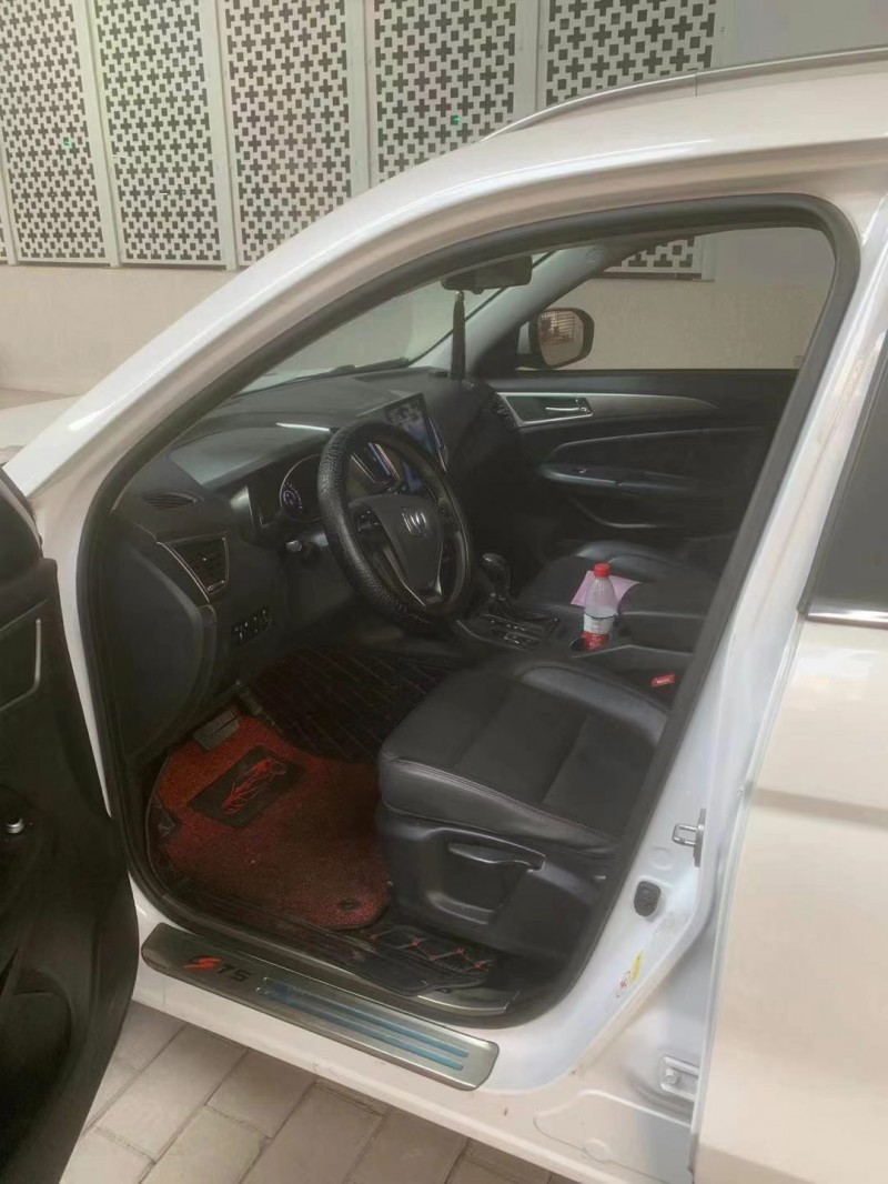 重慶17年長安汽車CS754