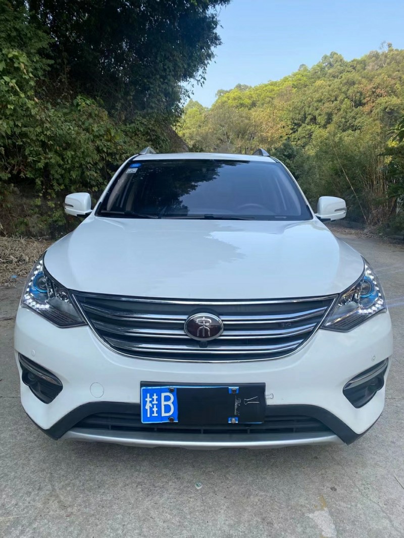 中山18年比亚迪宋9