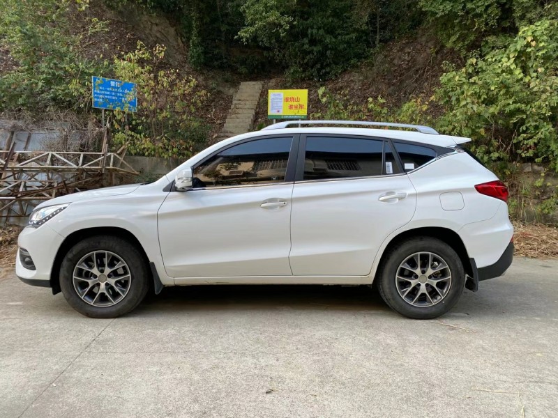 中山18年比亚迪宋7