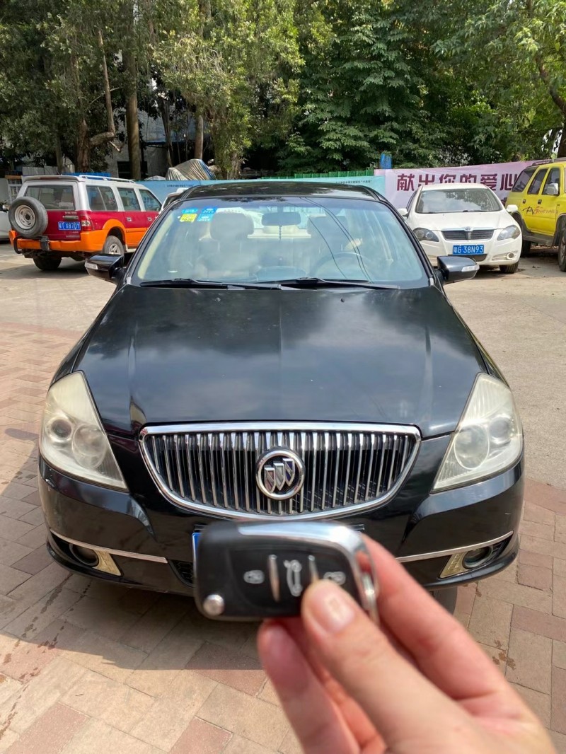 中山10年别克凯越1