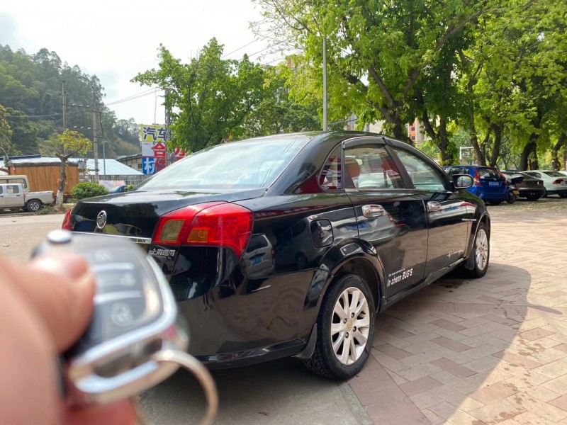 中山10年别克凯越4