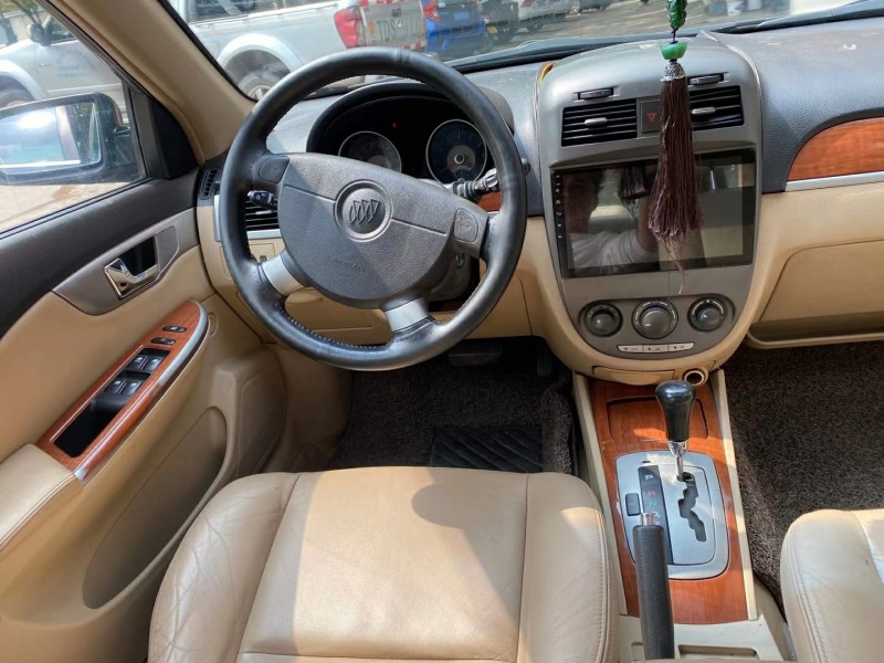 中山10年别克凯越7