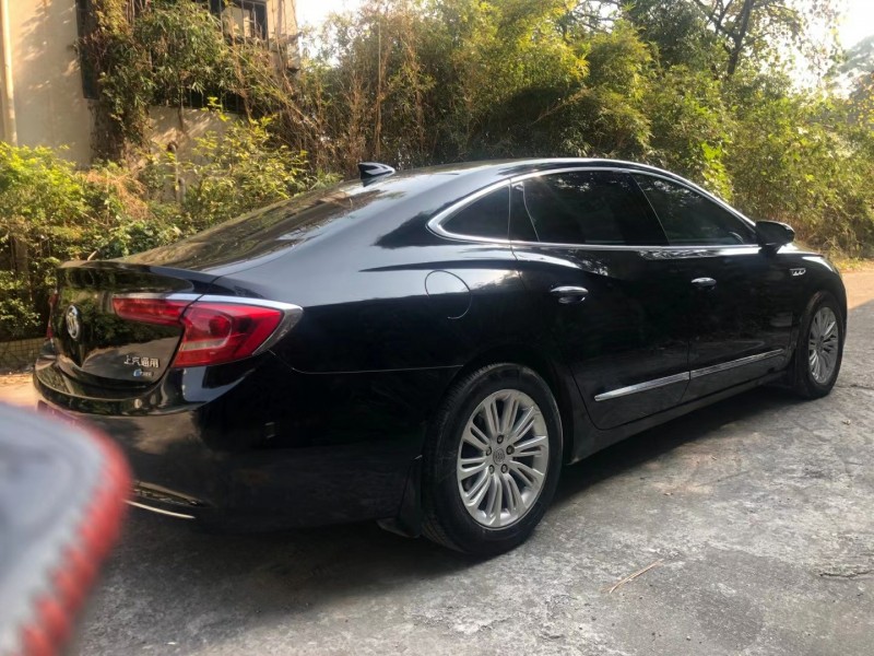 中山17年别克君越4