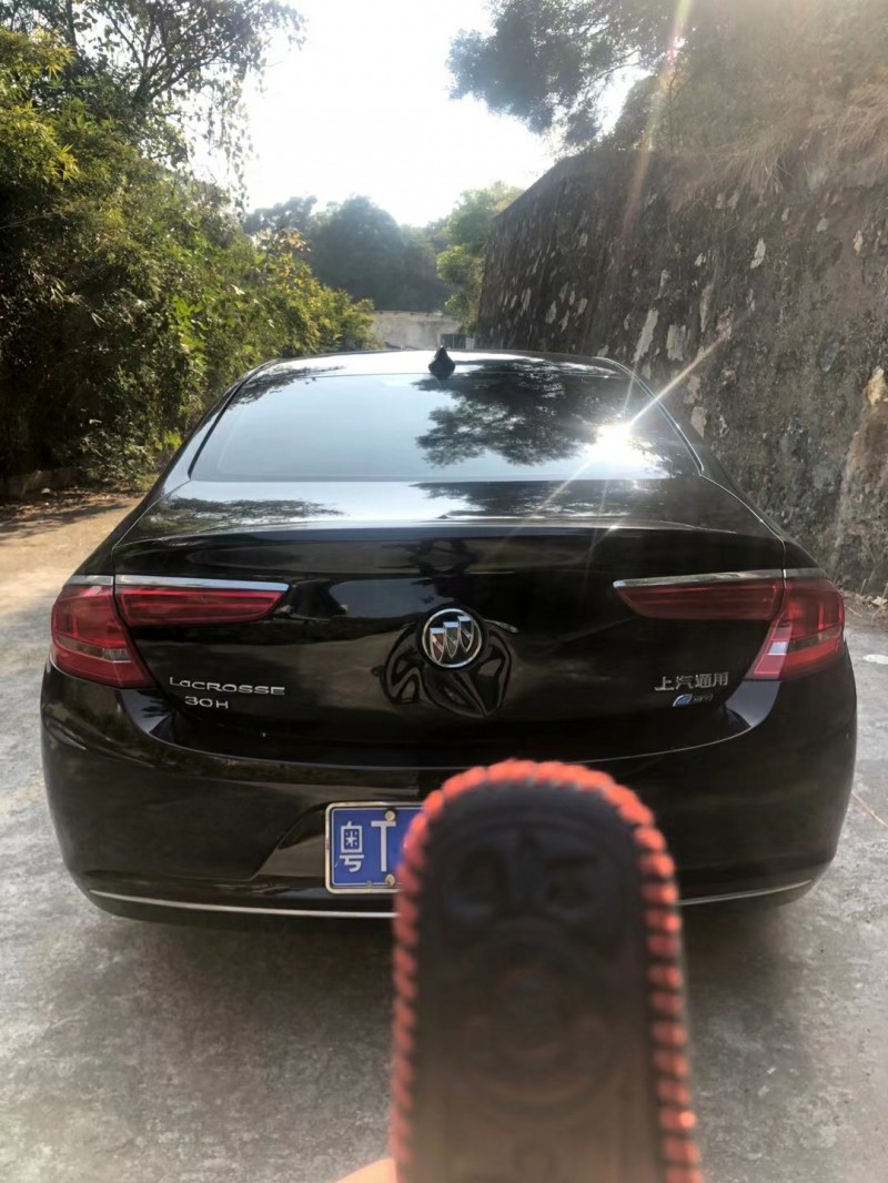 中山17年别克君越5