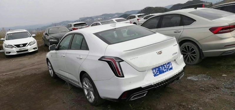 貴陽20年凱迪拉克CT47