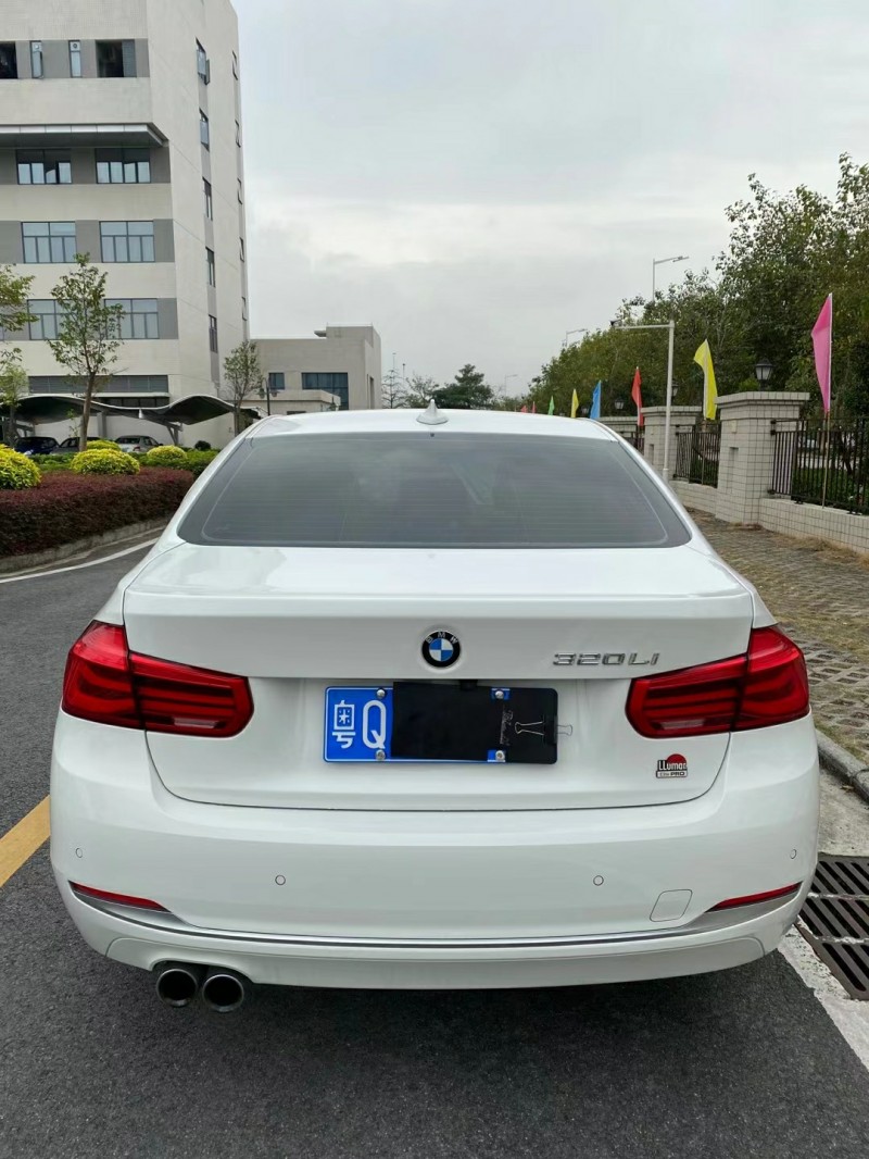 中山18年宝马3系5
