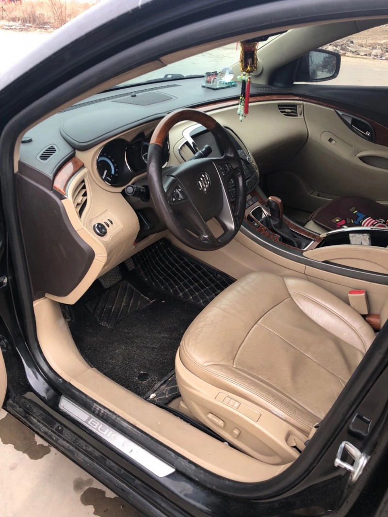 潍坊11年别克君越2