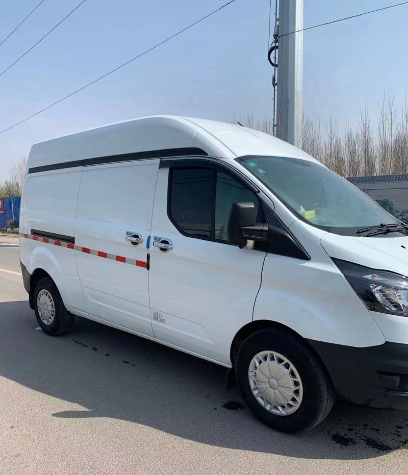 青岛20年福特全顺8