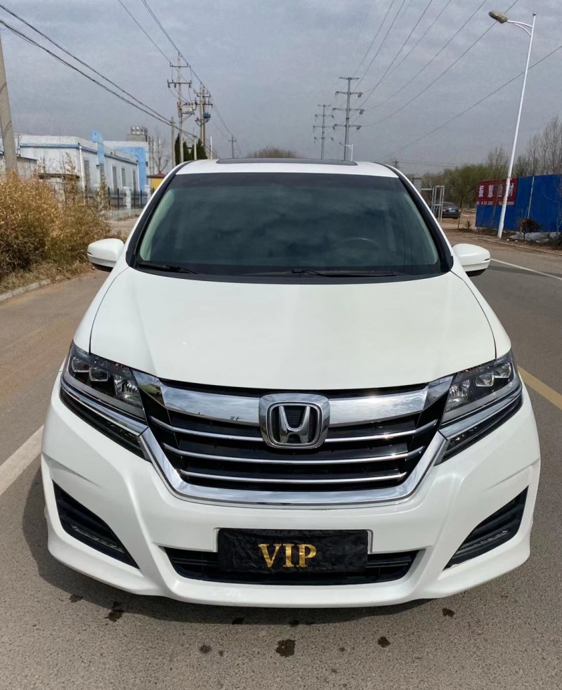 青岛18年本田艾力绅8