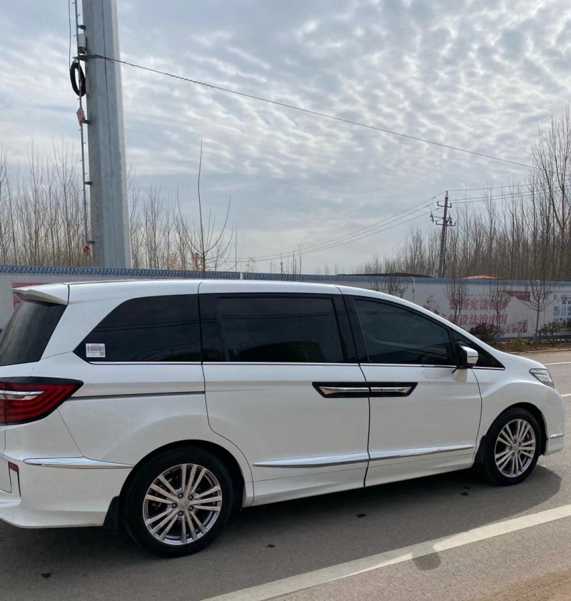 青岛18年本田艾力绅4