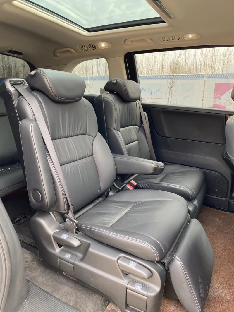 青岛18年本田艾力绅3