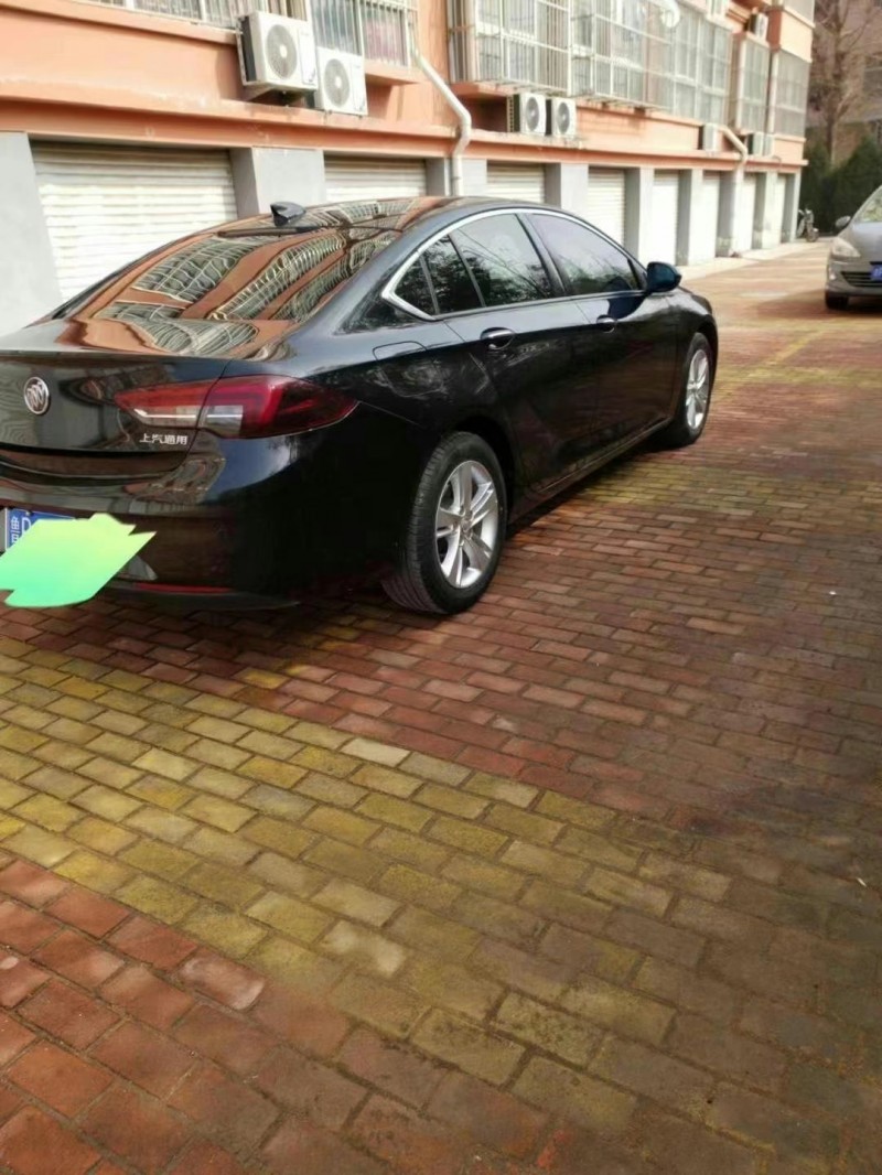 潍坊18年别克君威5