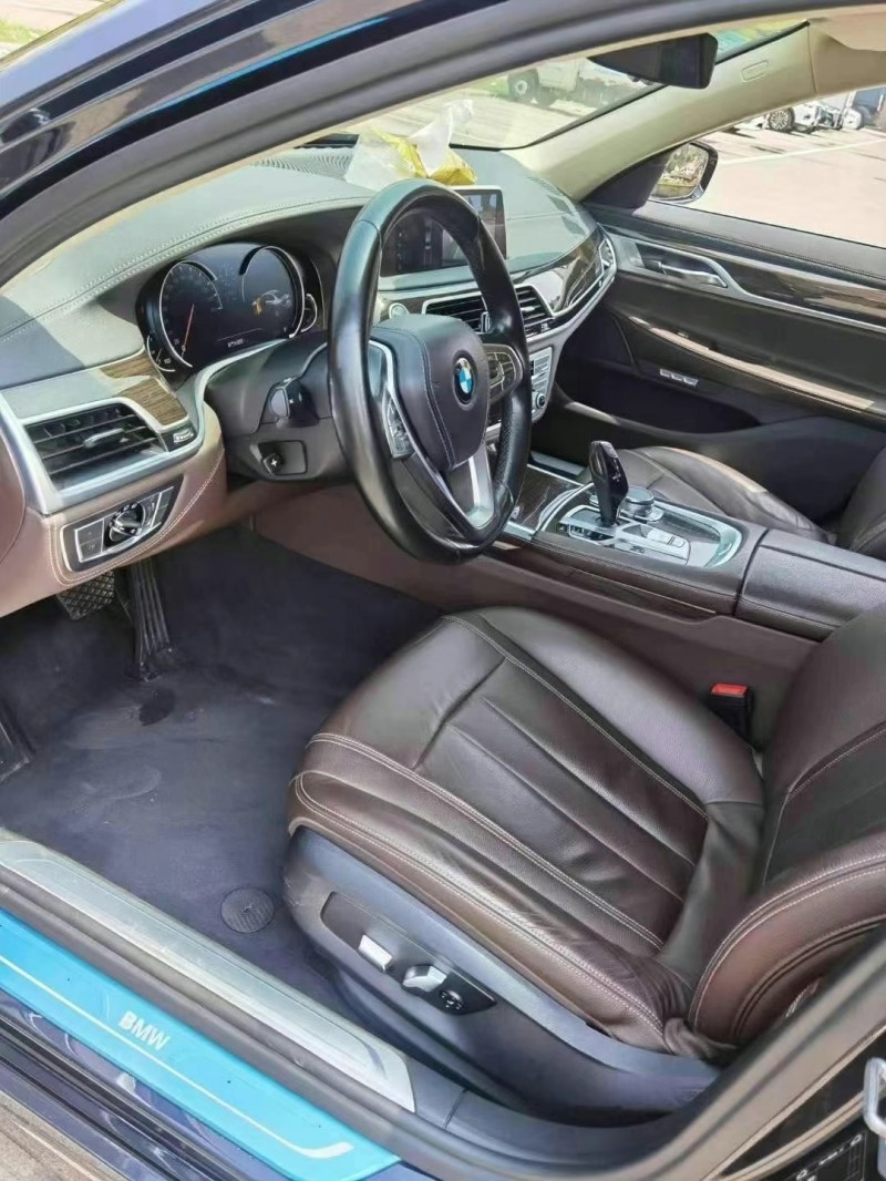 武汉17年宝马7系5