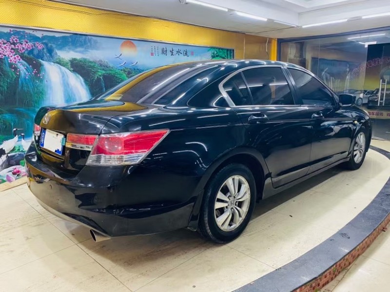 东莞11年本田雅阁4