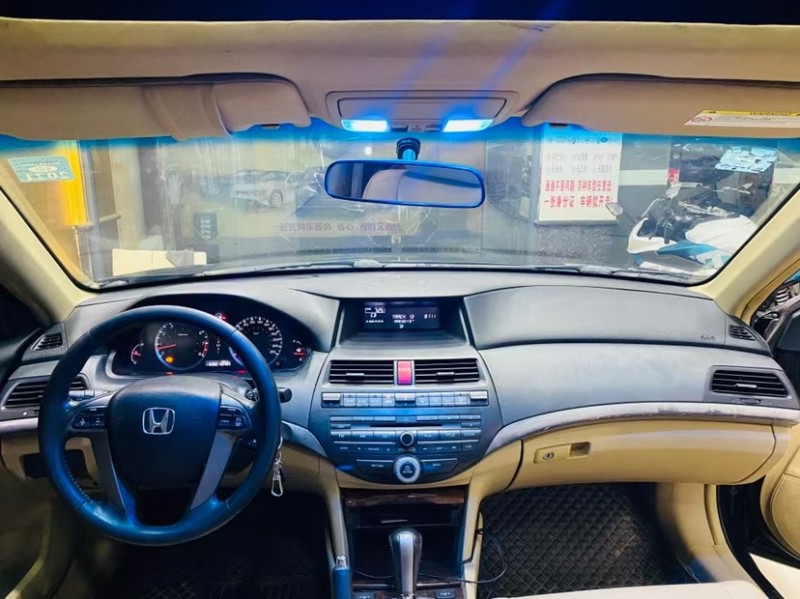 东莞11年本田雅阁7
