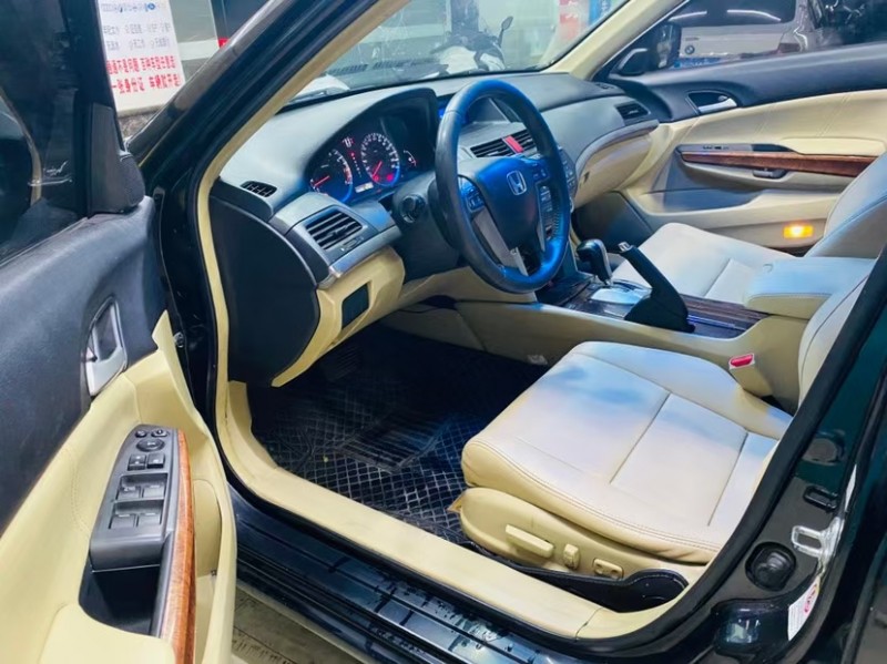 东莞11年本田雅阁6