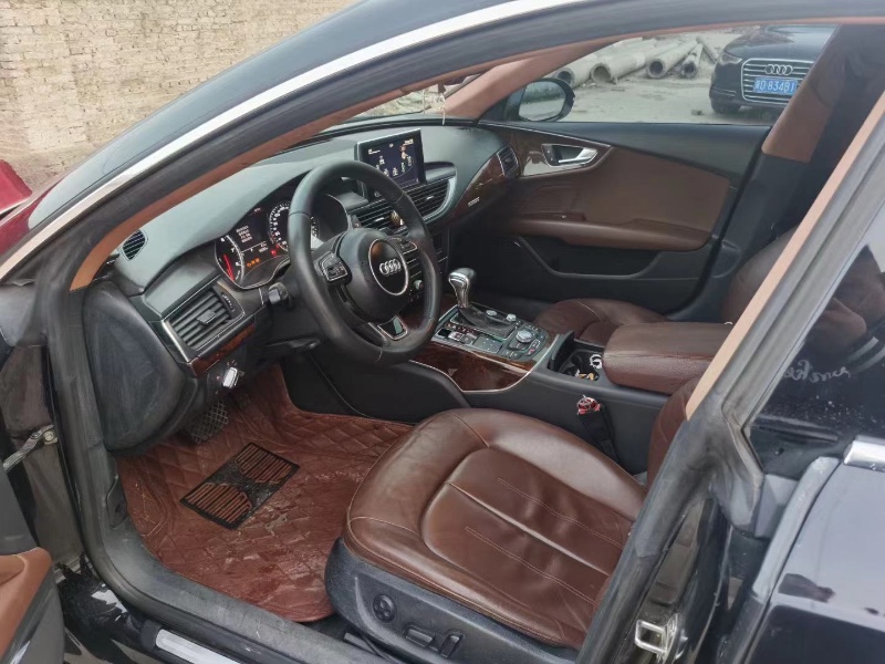 济宁13年奥迪A79