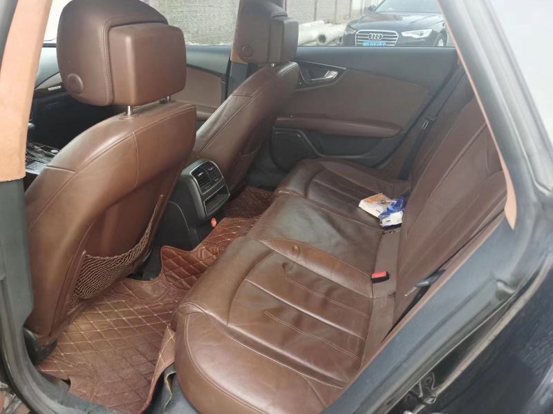 济宁13年奥迪A77