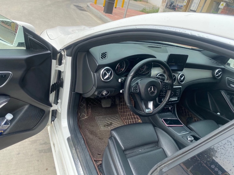 广州19年奔驰CLA9