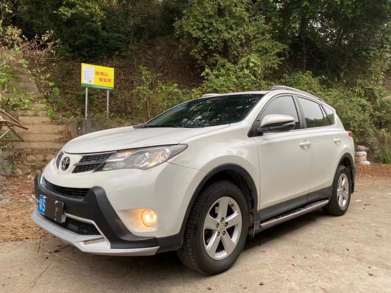 中山14年丰田RAV42