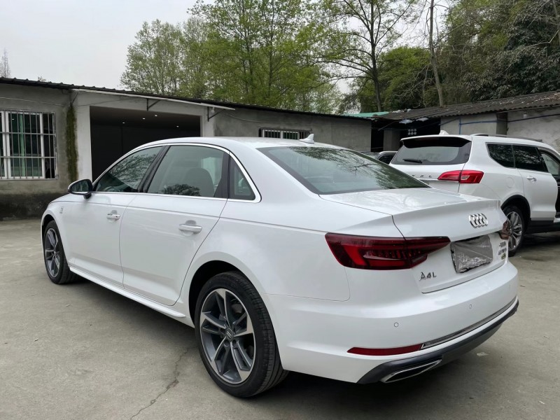 成都20年奥迪A4L3