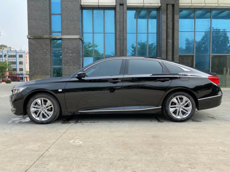 东莞21年本田雅阁6