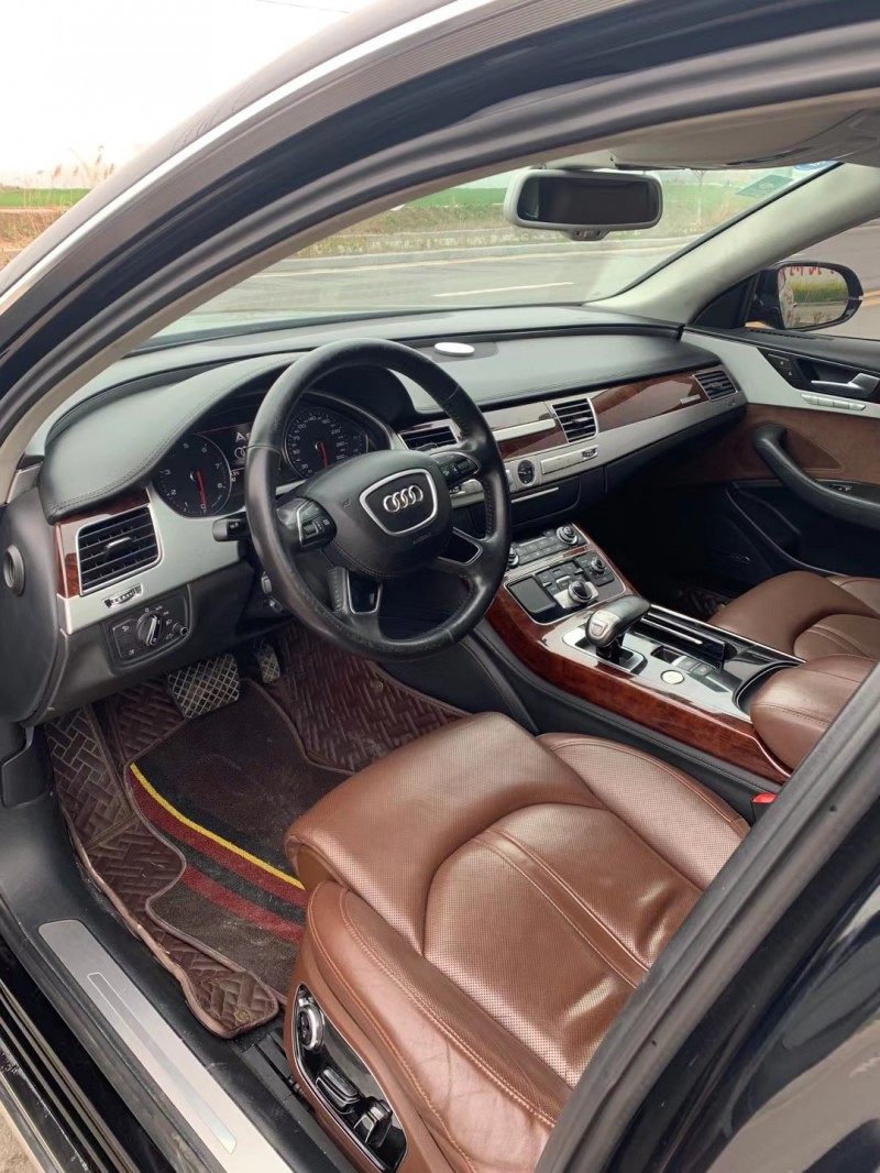 徐州13年奥迪A8L7