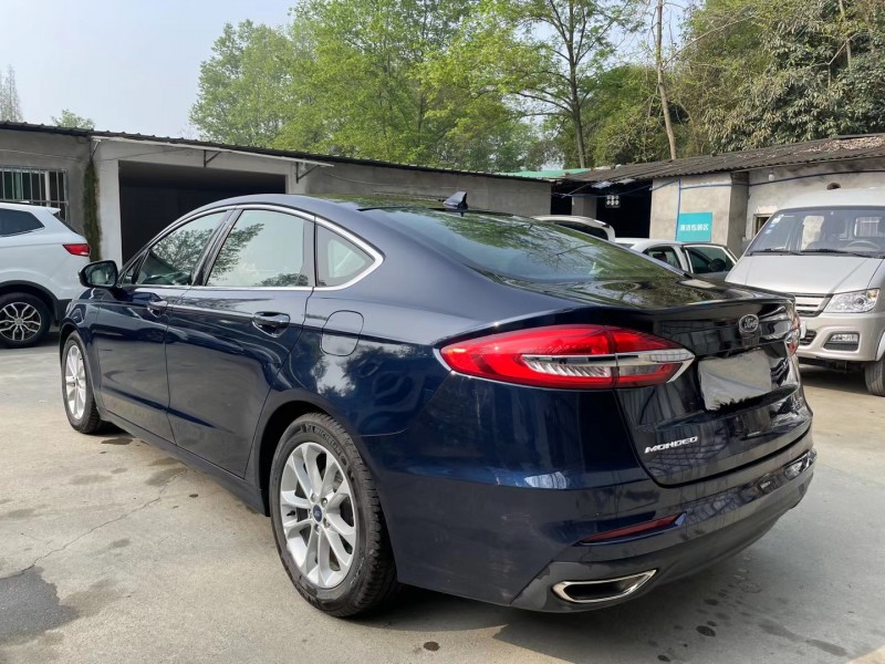 成都20年福特蒙迪欧1