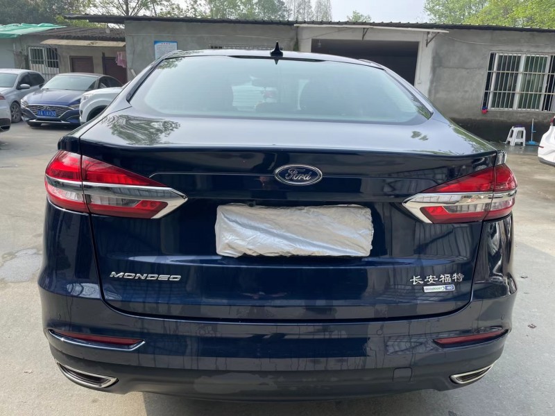 成都20年福特蒙迪欧8