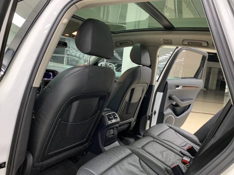 成都12年奥迪Q54