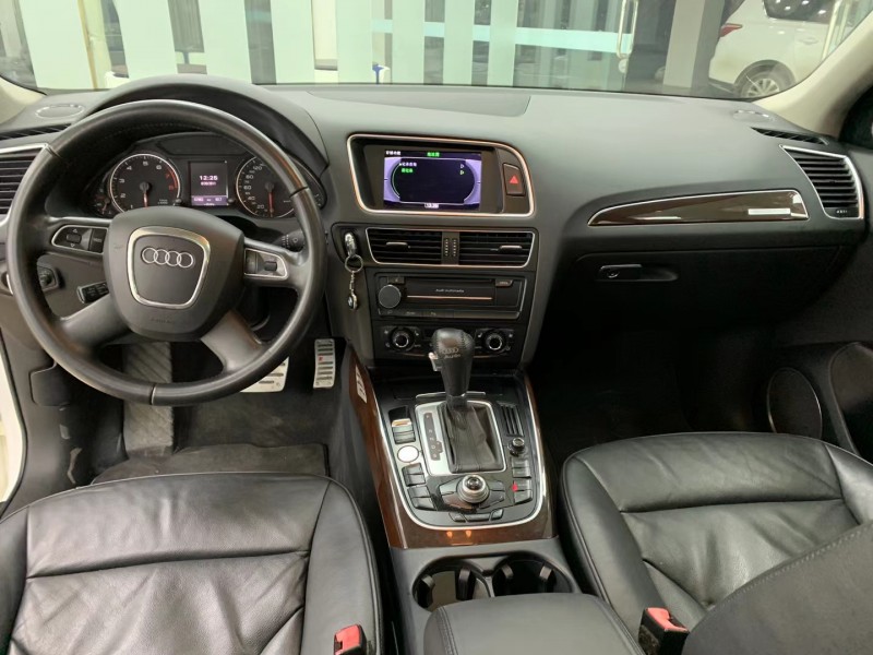 成都12年奥迪Q56