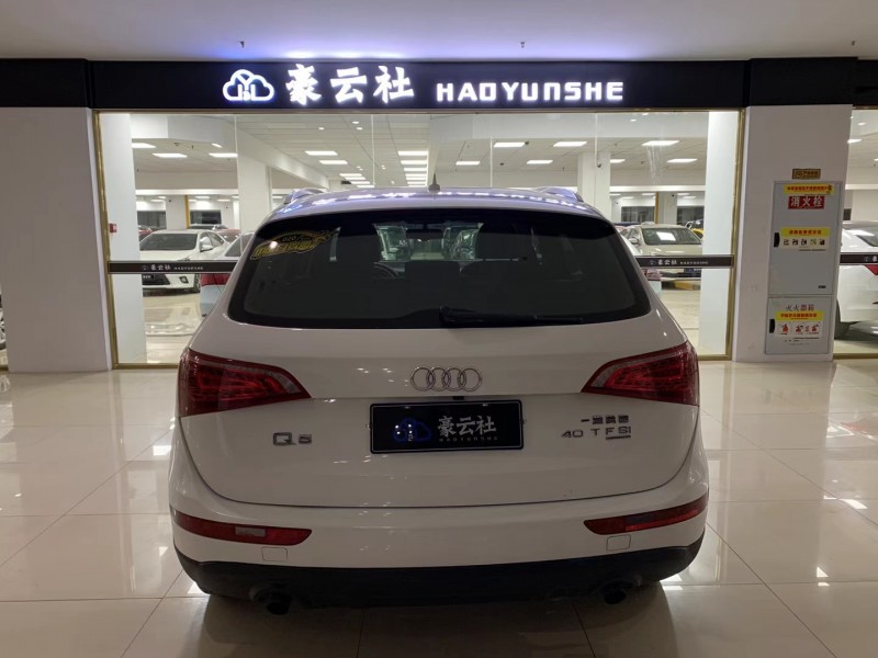 成都12年奥迪Q58