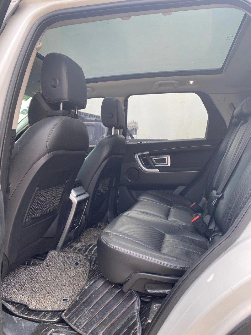 中山17年路虎发现神行6