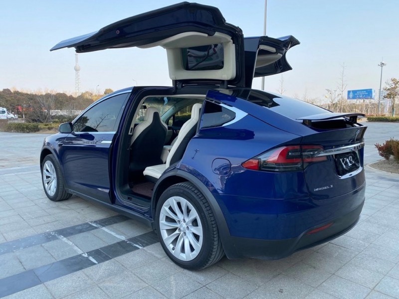 鹽城18年特斯拉MODEL X4
