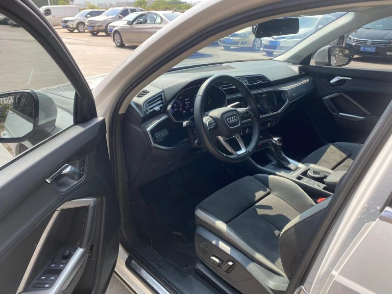 广州20年奥迪Q38