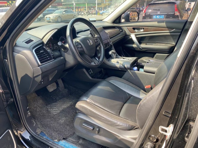 广州17年本田冠道5