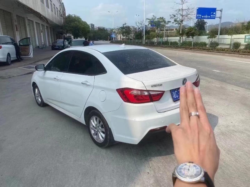 珠海17年長安汽車悅翔V71