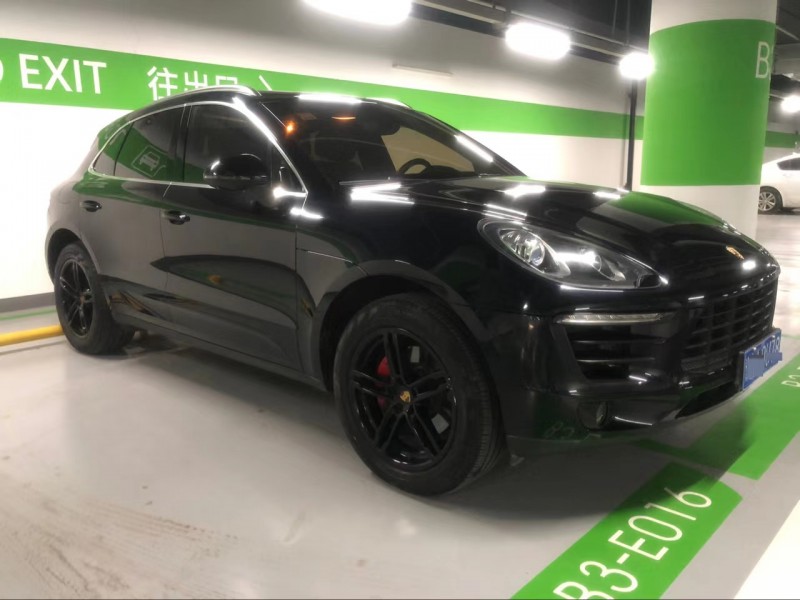 大連14年保時捷Macan7