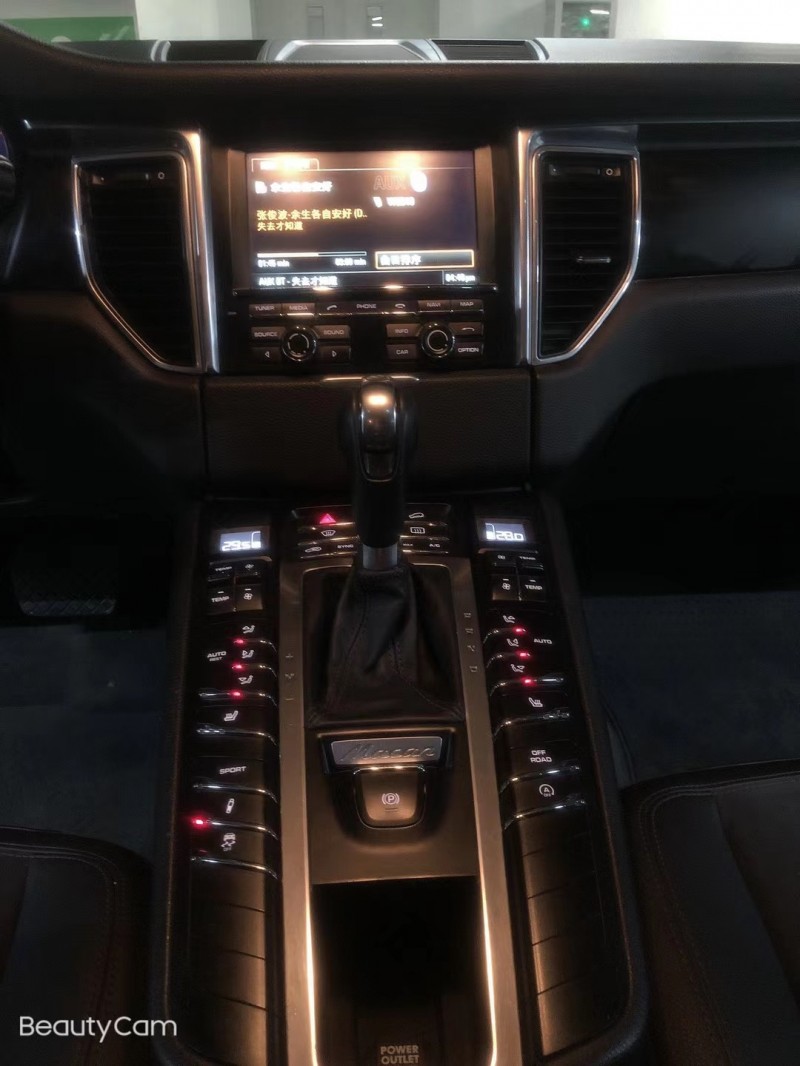 大連14年保時捷Macan3