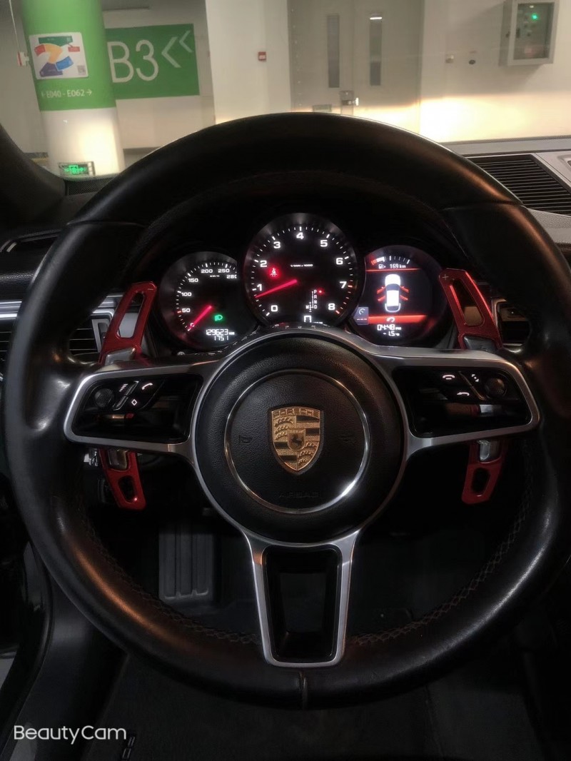 大連14年保時捷Macan2