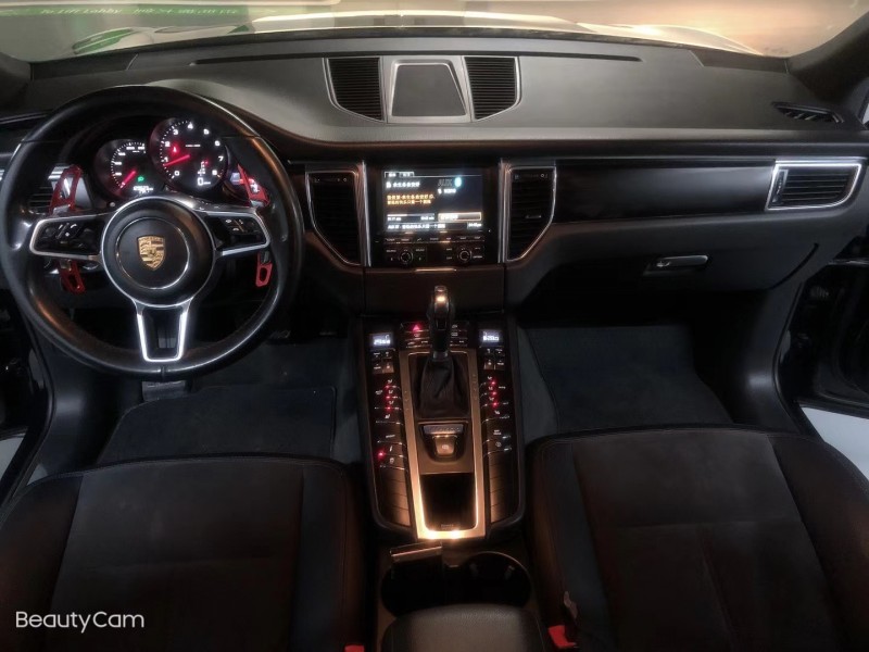 大連14年保時捷Macan1