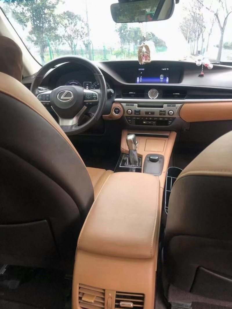 武汉17年雷克萨斯ES6