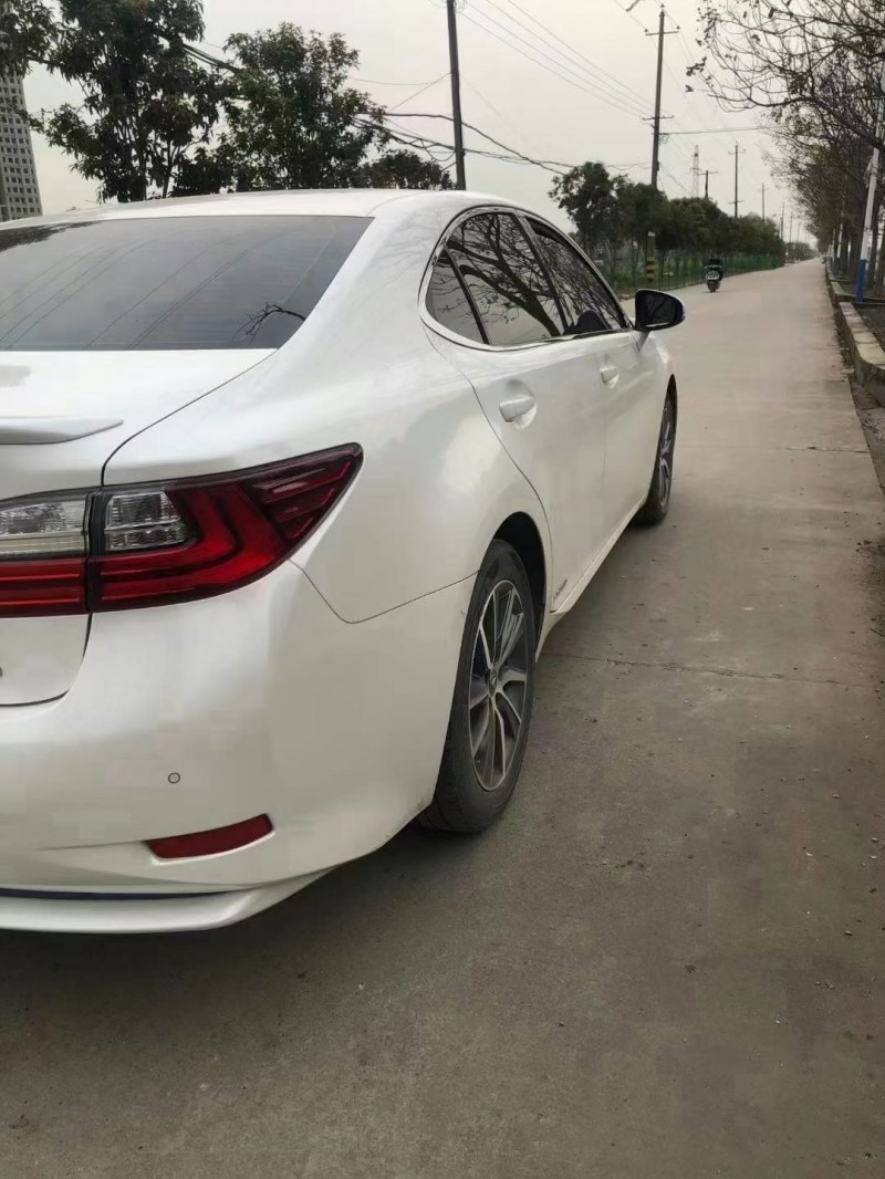 武汉17年雷克萨斯ES9