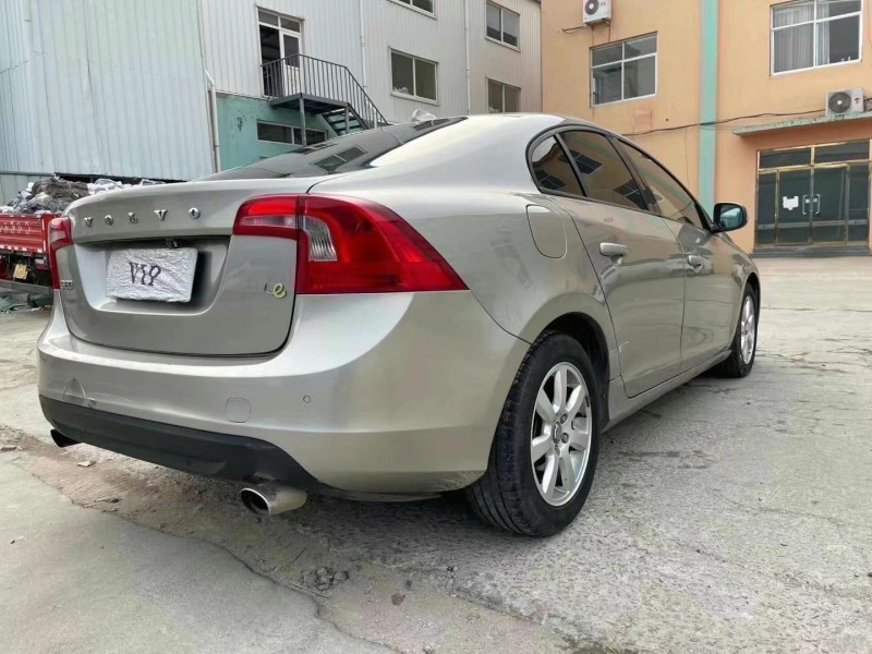 青岛11年沃尔沃S60L8