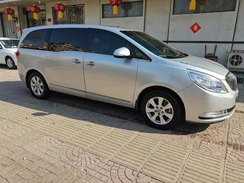 青岛15年别克GL82